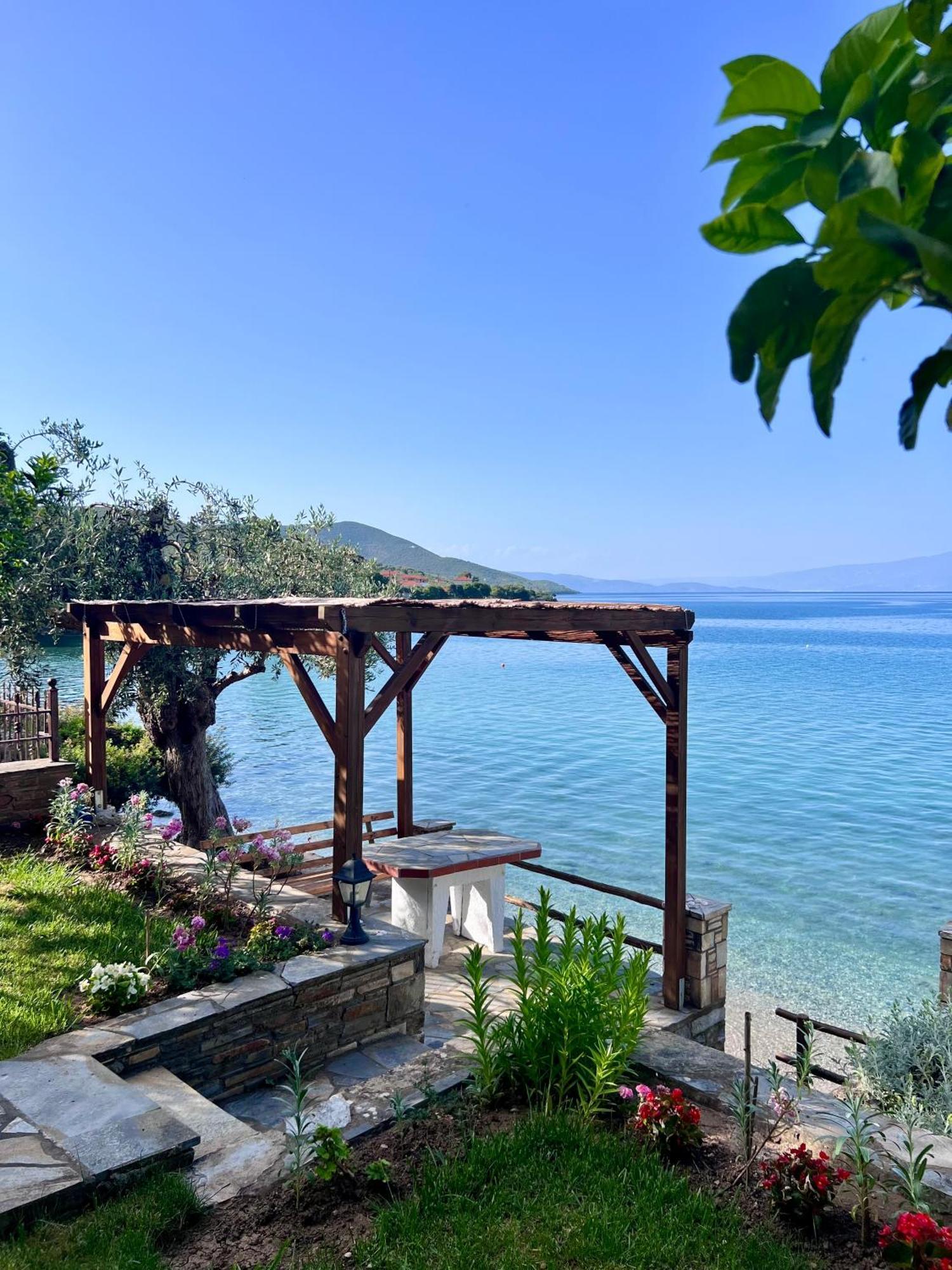 Villas Nies Seaside Appartments Sourpi Exterior foto